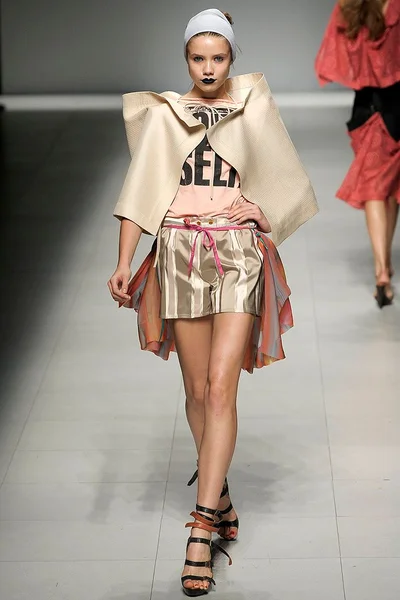 Look 7